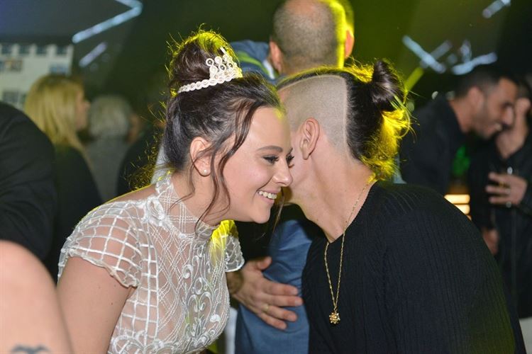 קבלו אותו: החתן המקורי של החודש 32