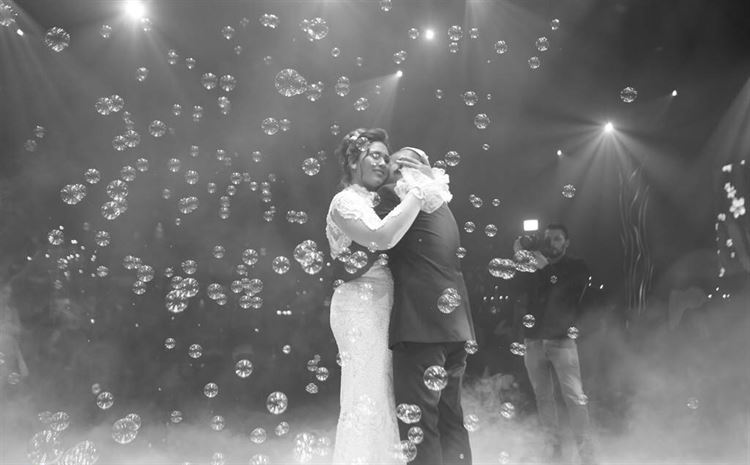 סיבה כפולה למסיבה: הצעת נישואים ביום הולדת 17