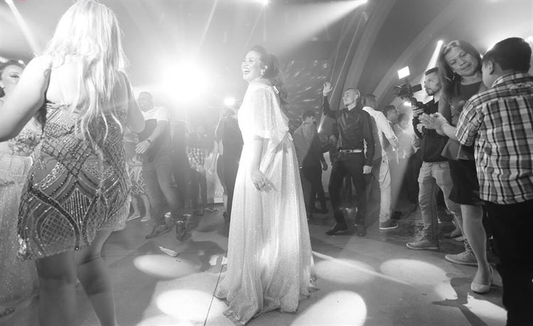 סיבה כפולה למסיבה: הצעת נישואים ביום הולדת 18