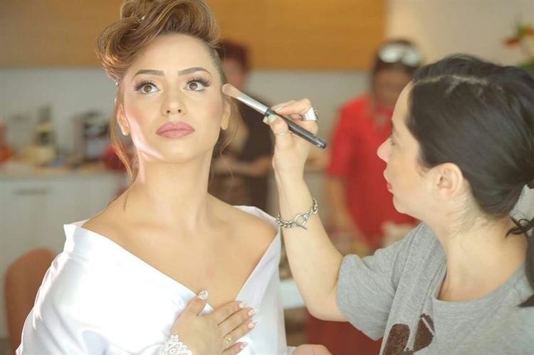 טאצ' אפ אחרון ויוצאת לדרך, החתונה של סטפני סורמונט ורפאל קסטרו (צילום: טל אקוקה)