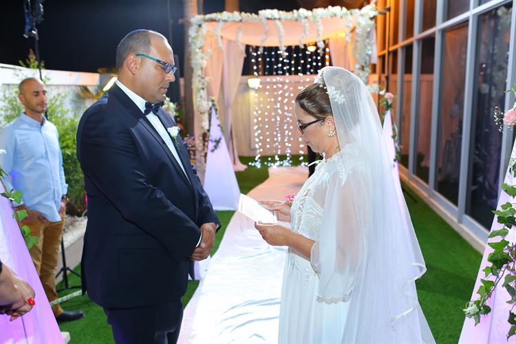 צפו: חתונה באווירה רגועה ואינטימית 4