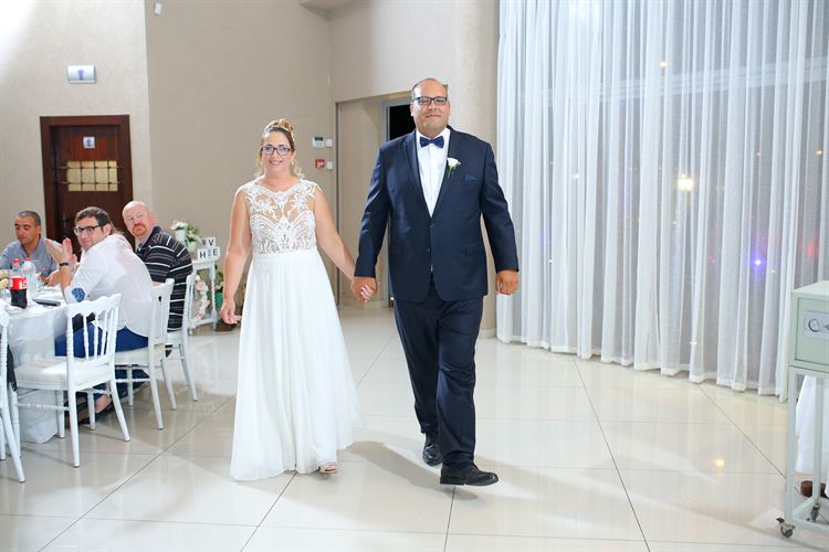 צפו: חתונה באווירה רגועה ואינטימית 10