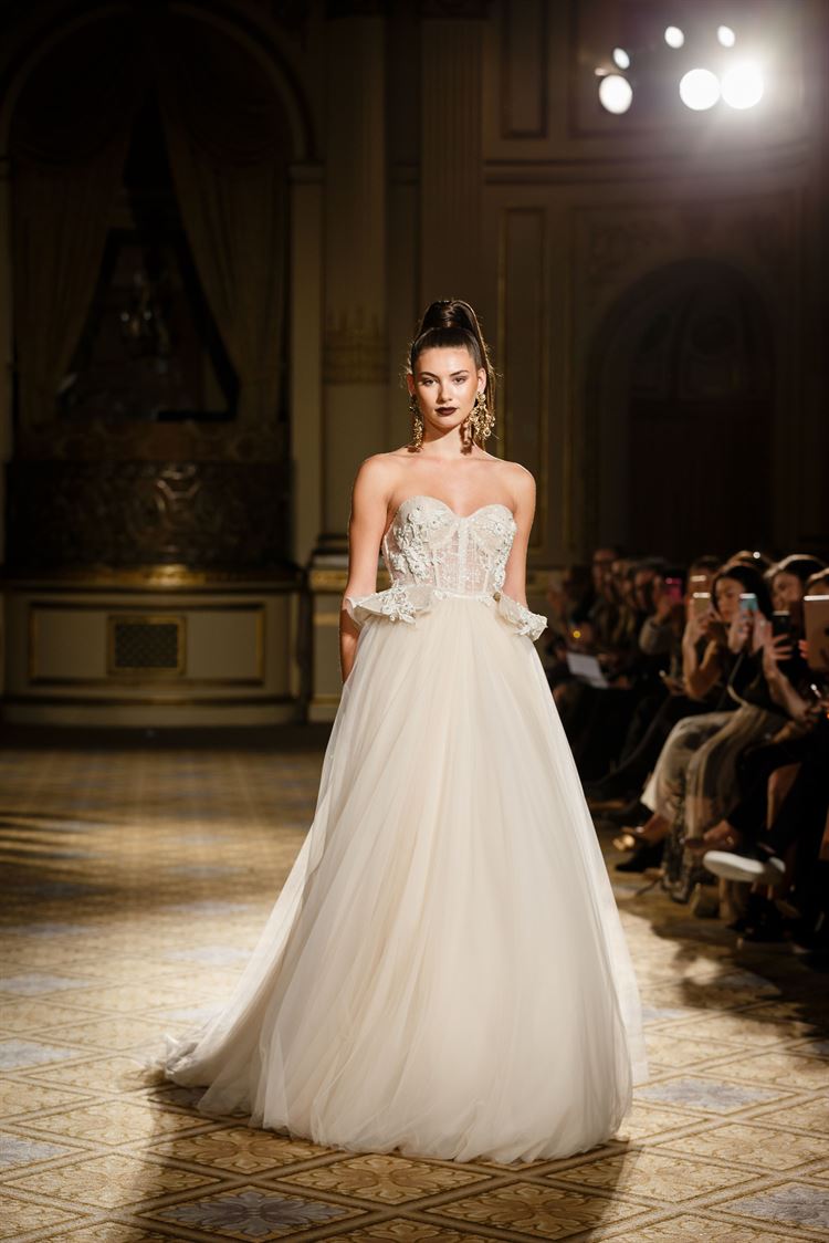 מסנוורת את כולם: תצוגת האופנה של ברטה בניו יורק 6