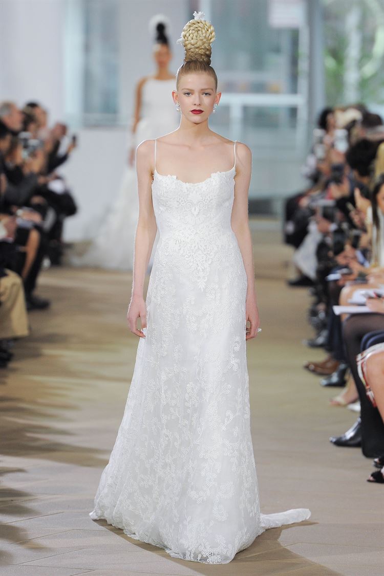 תצוגת אופנה עם תסרוקות שיער מרהיבות 14