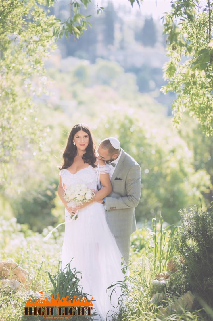 להסתכל ולקנא: תמונות חתונה בלוקיישן מהפנט 9