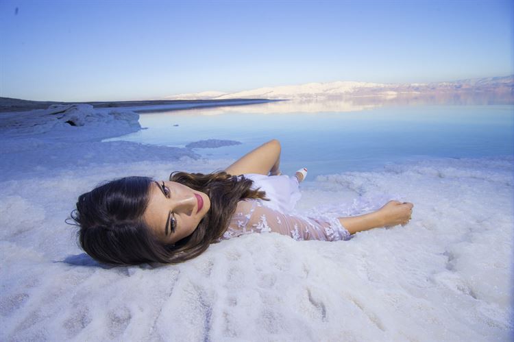 להסתכל ולקנא: תמונות חתונה בלוקיישן מהפנט 5