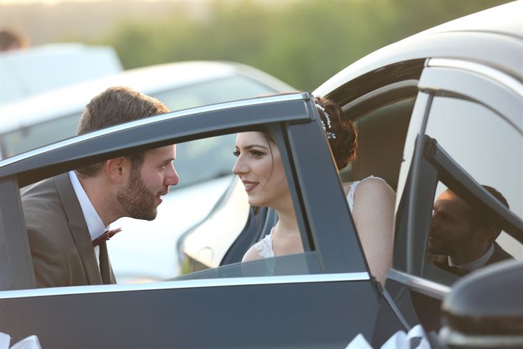 מרגש: לא תאמינו מי שר לזוג שבתמונה 8