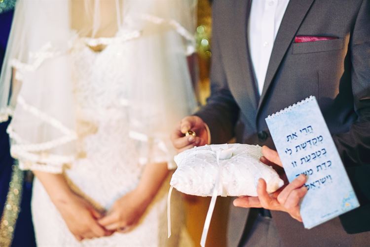 מרגש: לא תאמינו מי שר לזוג שבתמונה 13