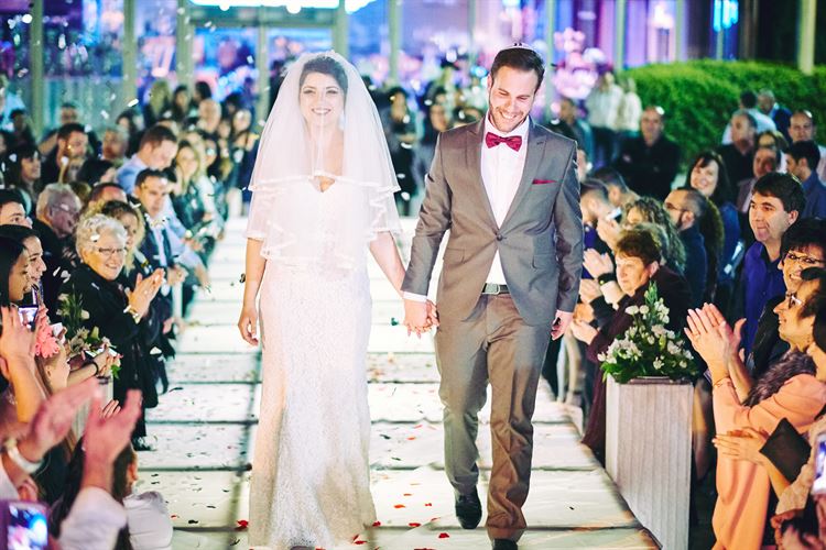 מרגש: לא תאמינו מי שר לזוג שבתמונה 15