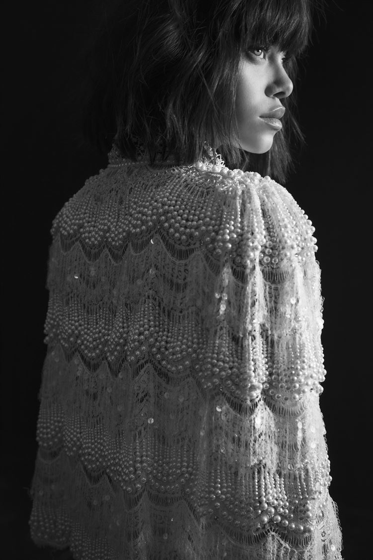 בין מזרח למערב: דרור קונטנטו בקולקציה עם אמירה 26