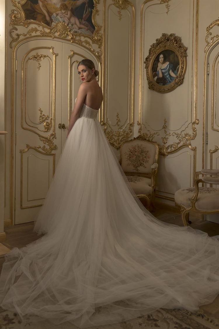 הכירו: המעצבת שאחראית על שמלת הכלה של מאיה פישל 13