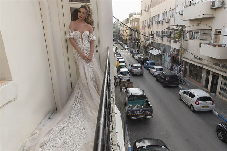 הכירו: המעצבת שאחראית על שמלת הכלה של מאיה פישל 14