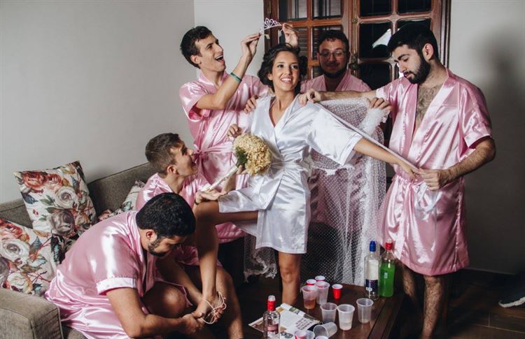 לגברים בלבד: מסיבת רווקות שתגרום לכם לצחוק בקול 6