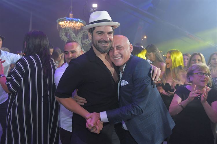 כולם הגיעו להרים: ירון אילן חוגג בר מצווה לבנו 12