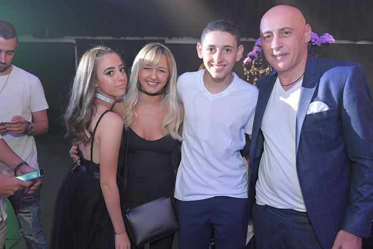 כולם הגיעו להרים: ירון אילן חוגג בר מצווה לבנו 14