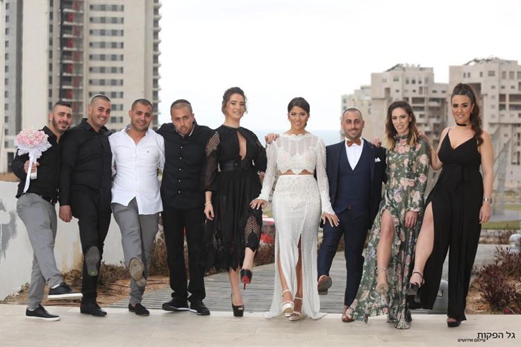 החתן שמחמיא לכלתו 38 פעמים ביום 6