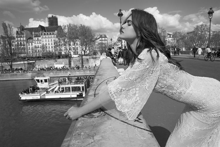 צפו: יום בחיי המעצבת המצליחה ליז מרטינז 6