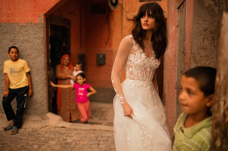 צפו: יום בחיי המעצבת המצליחה ליז מרטינז 9