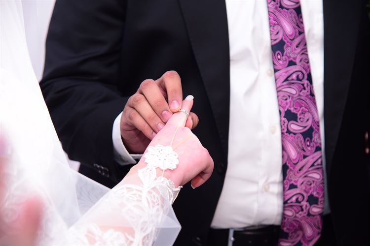 החתן שכבש את ליבה של כלתו עוד לפני שהכירו 12