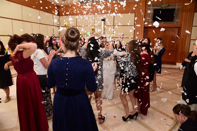 החתן שכבש את ליבה של כלתו עוד לפני שהכירו 15