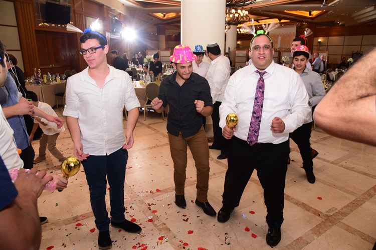 החתן שכבש את ליבה של כלתו עוד לפני שהכירו 16