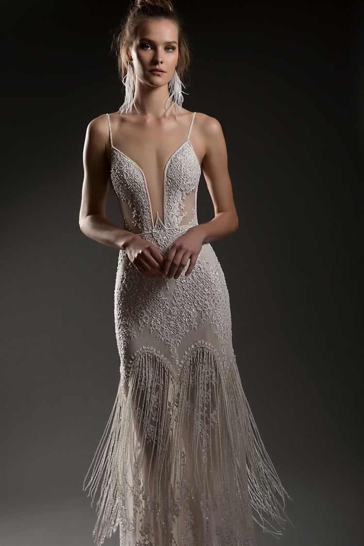 נחשו: מכמה בדים מעוצבת השמלה שבתמונה? 3