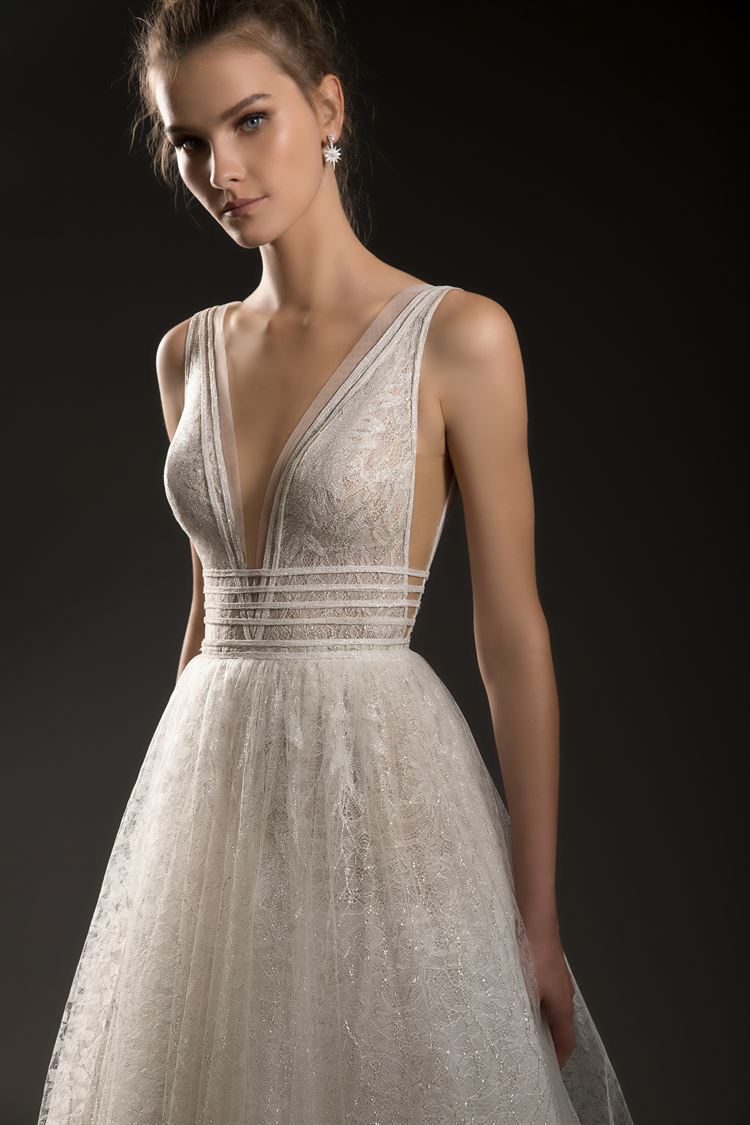 נחשו: מכמה בדים מעוצבת השמלה שבתמונה? 6