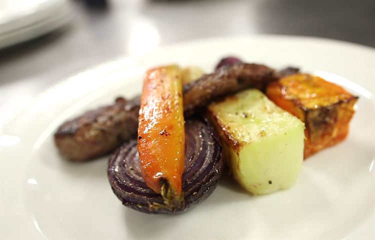 יותר מ"מסיבה בחיפה": חתונה עם הזמר איתי לוי 12