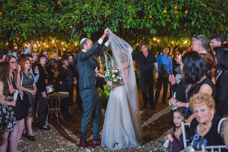 סוגרים מעגל רומנטי על גג בניין עזריאלי 14