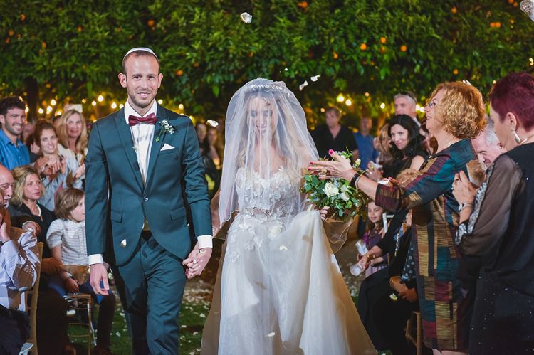 סוגרים מעגל רומנטי על גג בניין עזריאלי 15