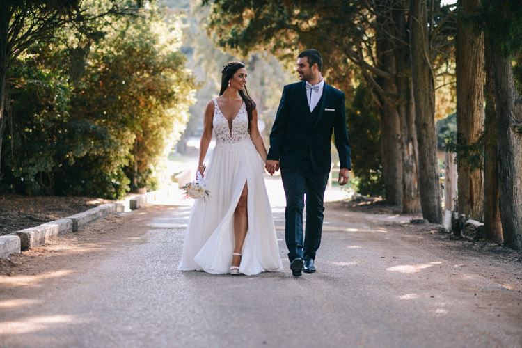 הוציאה את הכלב לטיול וחזרה הביתה מאורסת 5