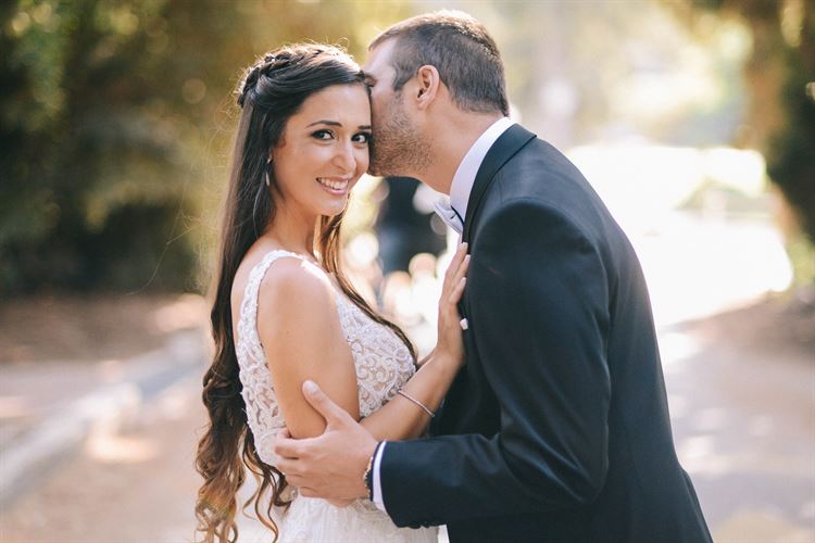 הוציאה את הכלב לטיול וחזרה הביתה מאורסת 7