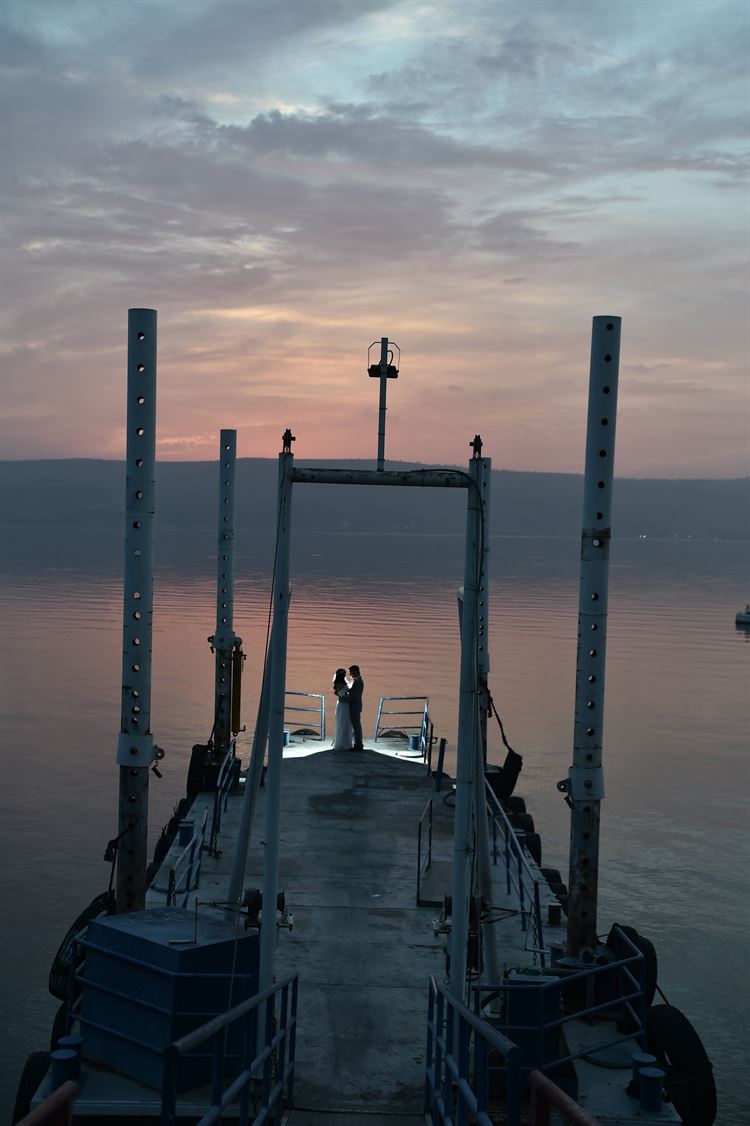 לא רק דרינק וצ'ייסר: הצעת נישואים מרגשת בפאב 7