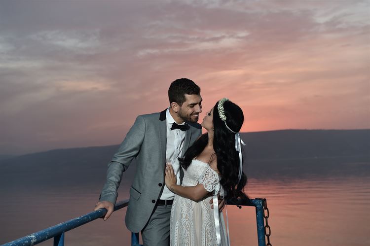 לא רק דרינק וצ'ייסר: הצעת נישואים מרגשת בפאב 9