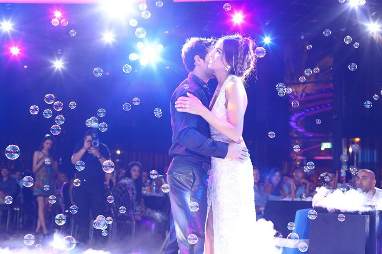 בגובה של 50 מטר: הצעת נישואים על מנוף 16