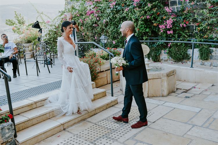 לכלה שבתמונה יש סיבה מצויינת לחייך 2