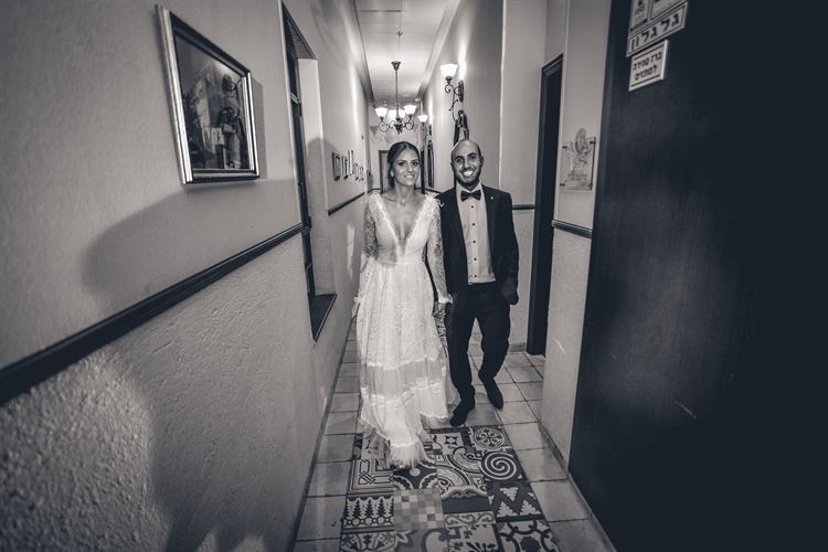 לכלה שבתמונה יש סיבה מצויינת לחייך 11