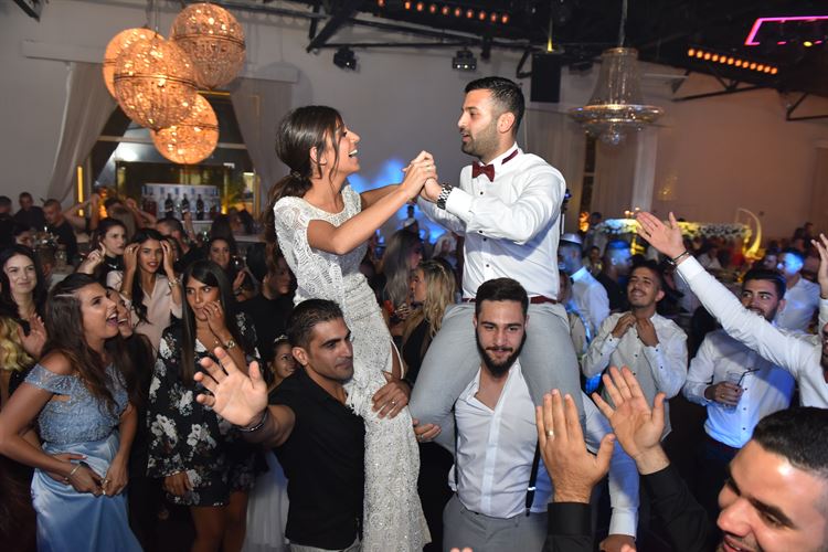 מסיבת הפתעה או הצעת נישואין? 21