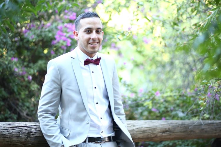 למה החתן והכלה שבתמונה ויתרו על ירח הדבש? 13