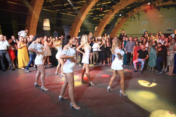 ברינג איט: הכלה שהותירה את האורחים פעורי פה 20