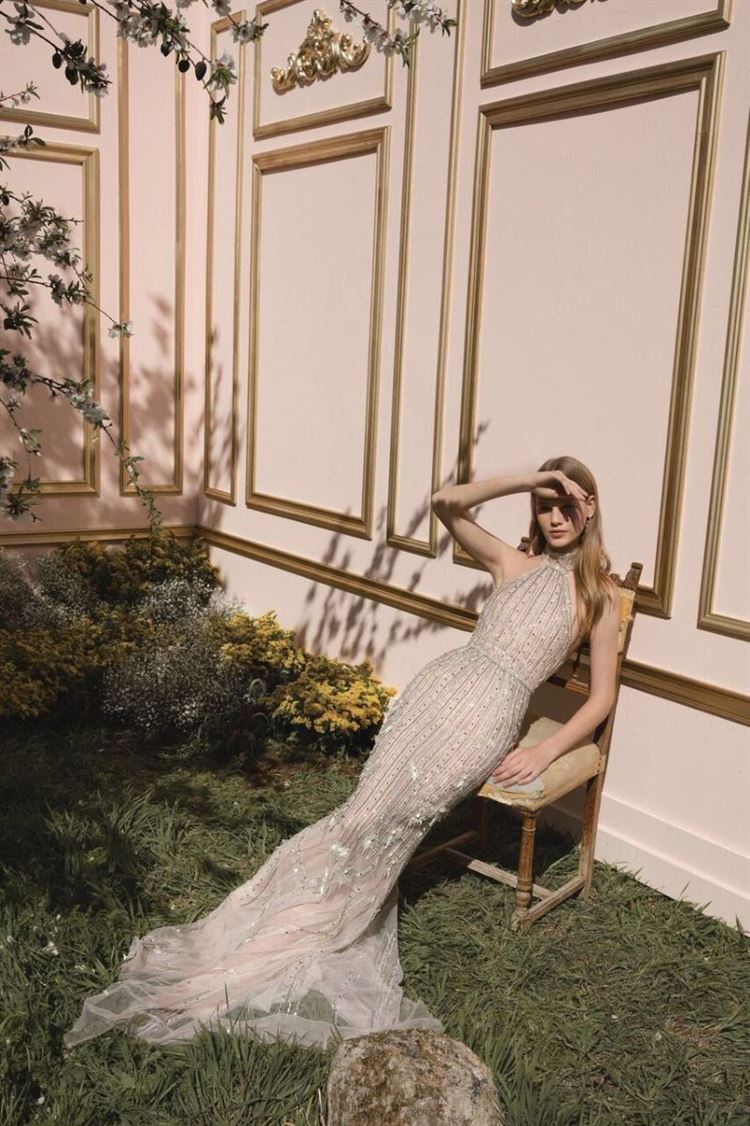 טרנדיות ומחמיאות: שמלות כלה בגזרת קולר 8