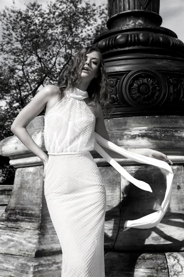 טרנדיות ומחמיאות: שמלות כלה בגזרת קולר 2