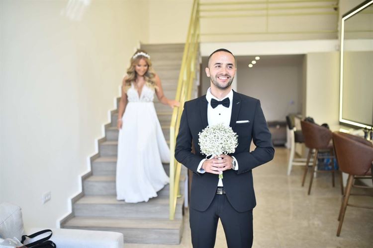 סיפור אהבה שהתחיל מקצוות שונים 10