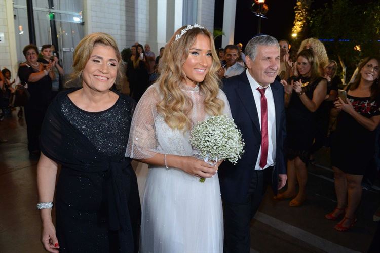 סיפור אהבה שהתחיל מקצוות שונים 18