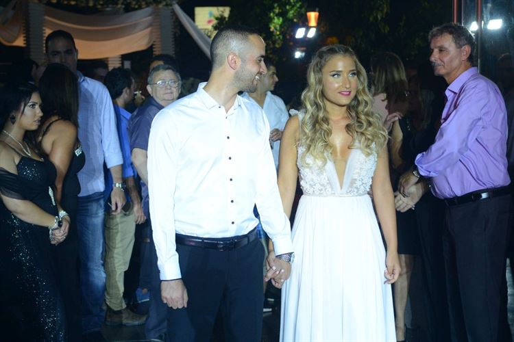 סיפור אהבה שהתחיל מקצוות שונים 19