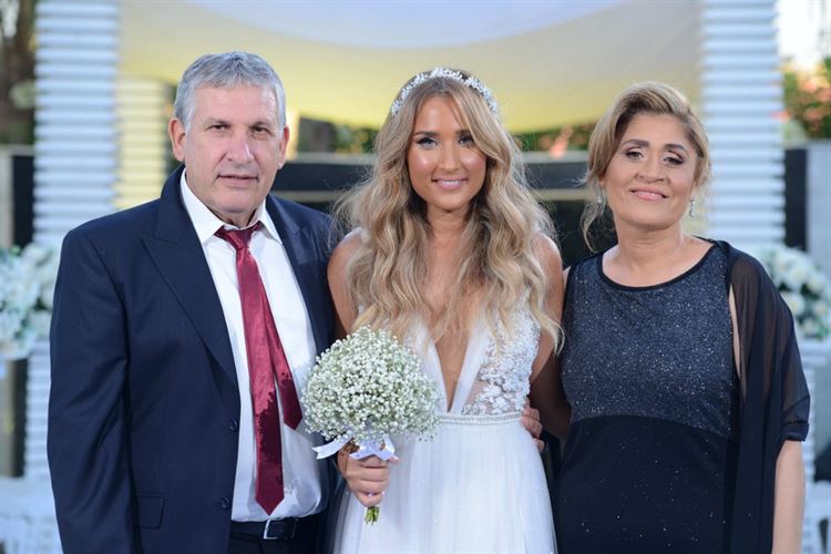 סיפור אהבה שהתחיל מקצוות שונים 17