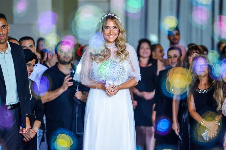 סיפור אהבה שהתחיל מקצוות שונים 22