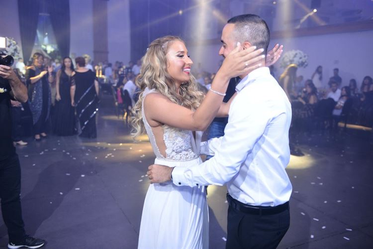 סיפור אהבה שהתחיל מקצוות שונים 27