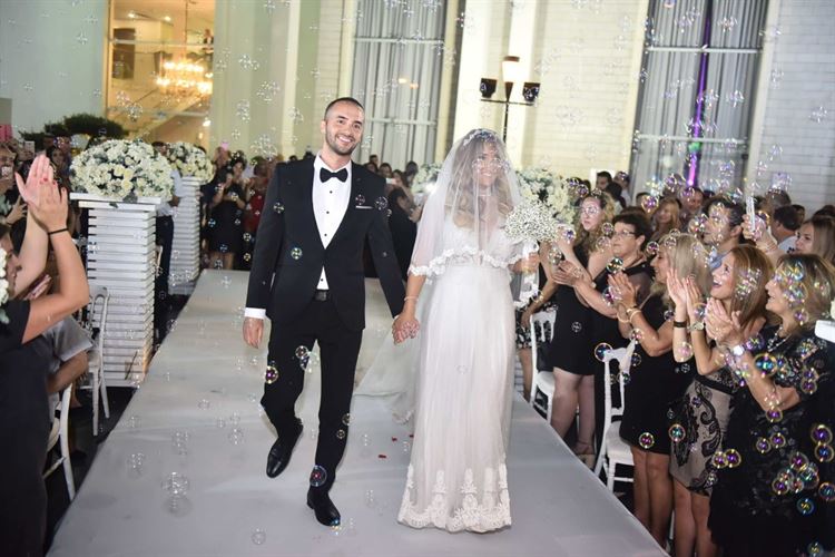 סיפור אהבה שהתחיל מקצוות שונים 20