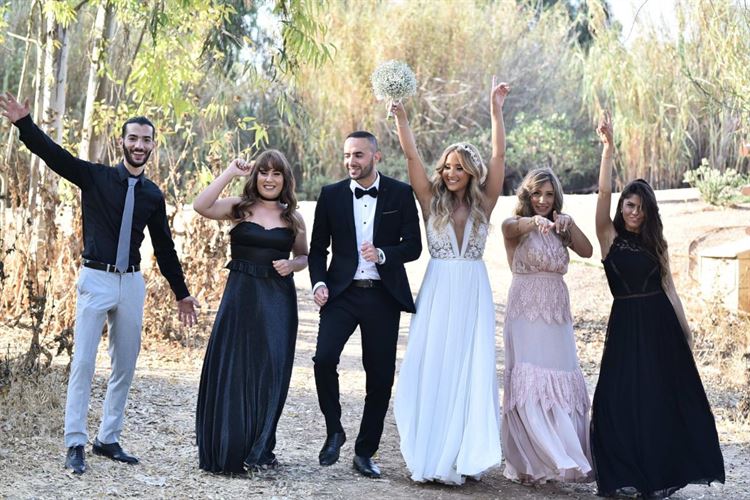 סיפור אהבה שהתחיל מקצוות שונים 8